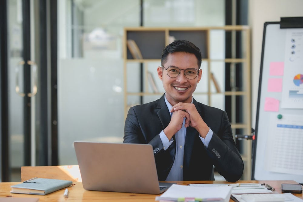 Accounting-graphic-with-a-person-smiling-01